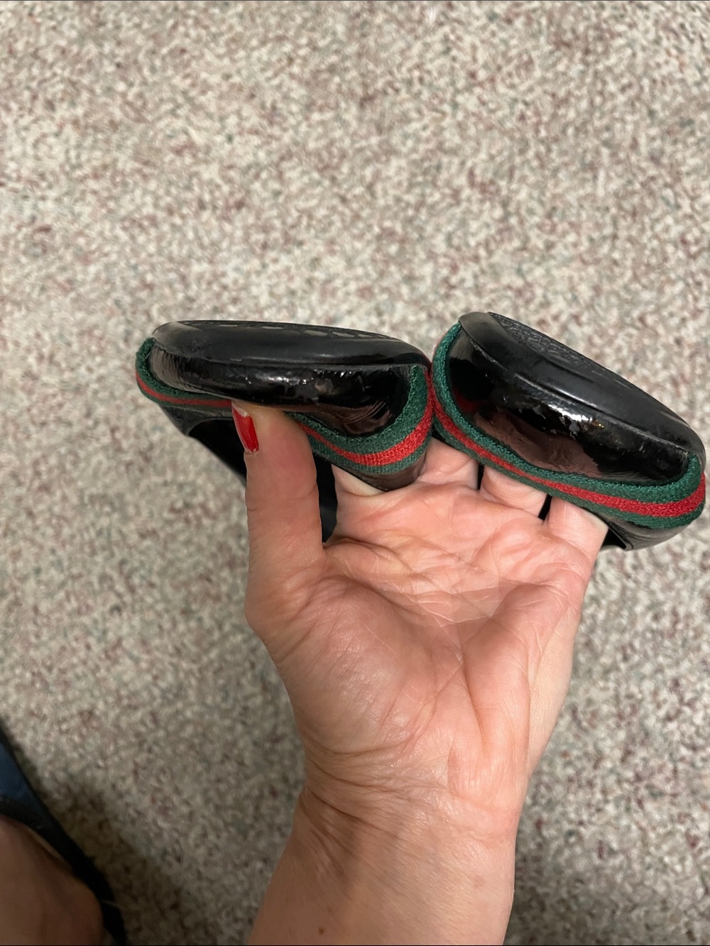 Gucci Black patent Leather Flats with Green and Red ribbon toe Trim - Picture 5 of 13